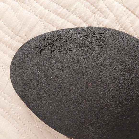 Helle Comfort Black Patent Buckle T-Strap Mule Sandal.  Size 9 - Picture 7 of 7